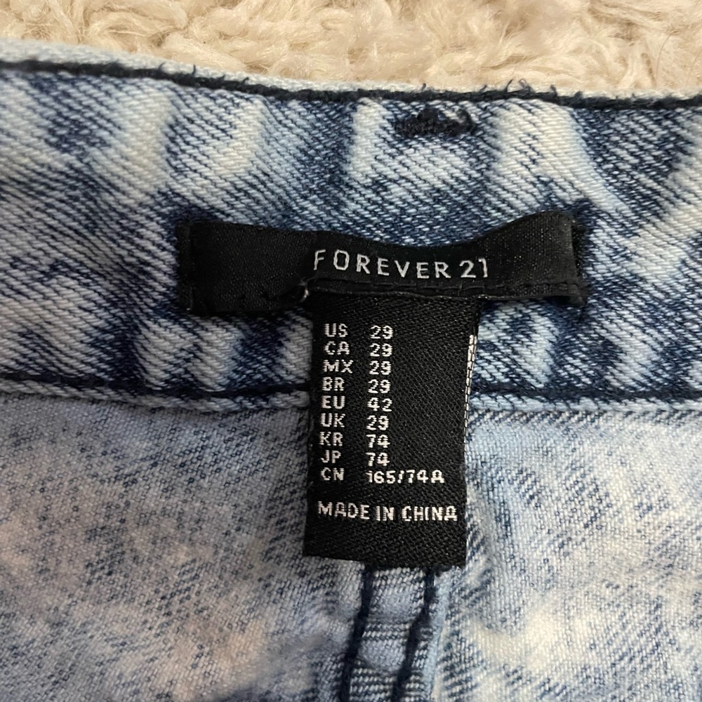 Two Toned Denim Shorts - Picture 3 of 3